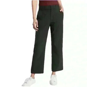 Athleta Black “Tribeca Utility Crop”  Size 2 Excellent Condition!